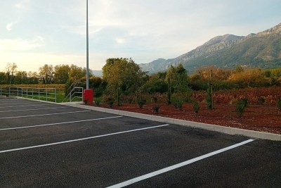 Uredjen parking_Gruda_Budi kao Cvijeto (4).jpg